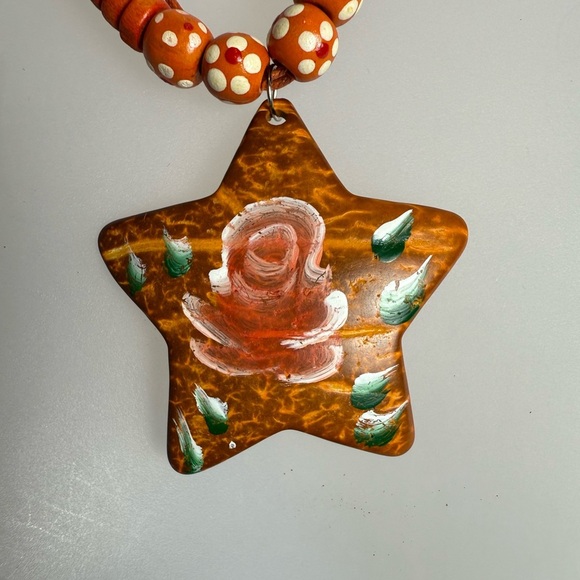 Brown Star Pendant Necklace - Picture 5 of 7